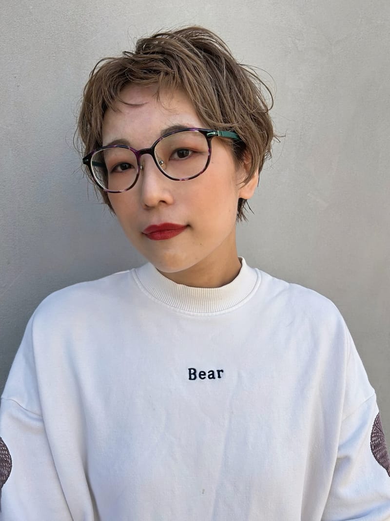 くせっ毛ショートのヘアスタイル