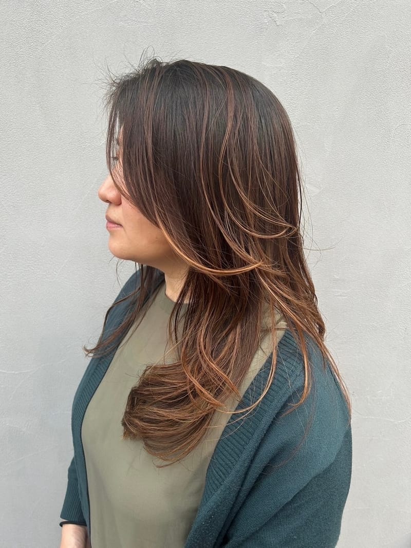 ロング/ナチュラルのヘアスタイル