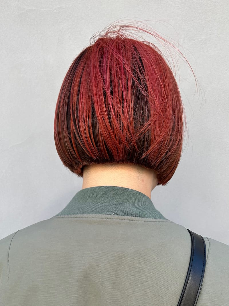 アンブレラカラー ボブのヘアスタイル