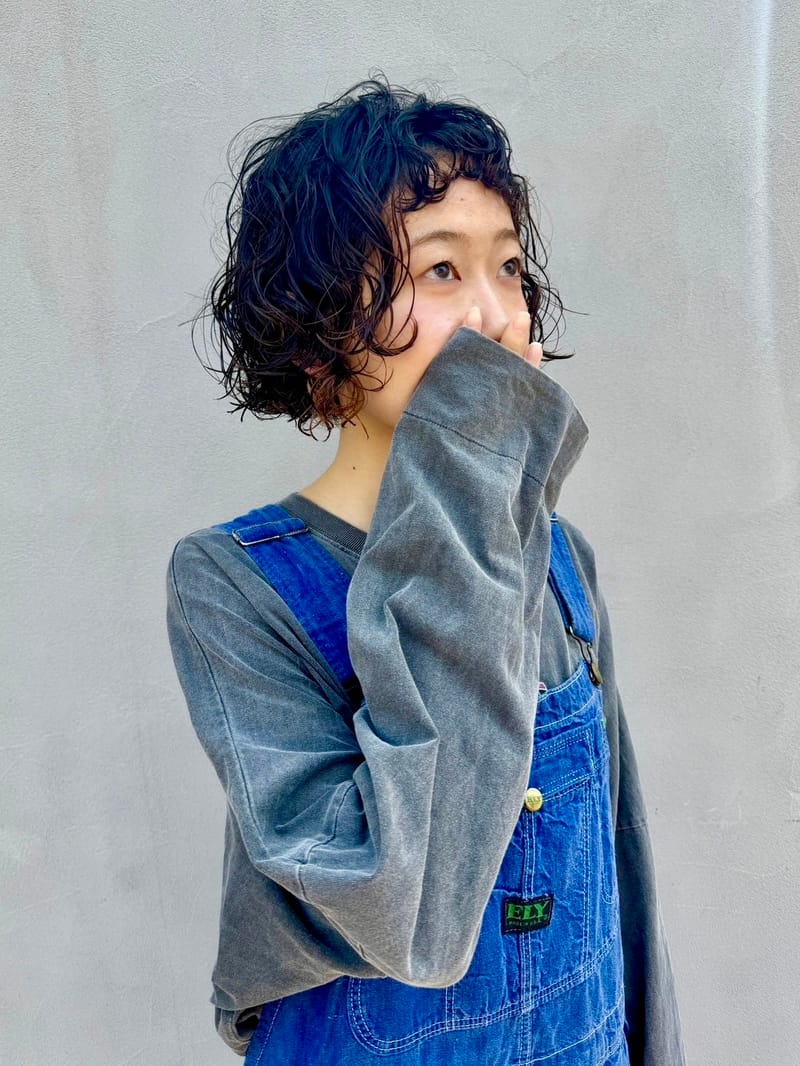 ミディアム/ナチュラルのヘアスタイル